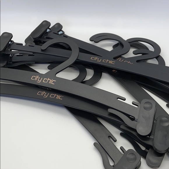 ๐ฟ City Chic โข 10 Hangers